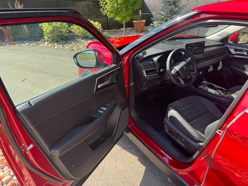 New 2025 Mitsubishi Outlander SE image 20