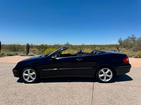 Used 2005 Mercedes-Benz CLK 320 Cabriolet image 8