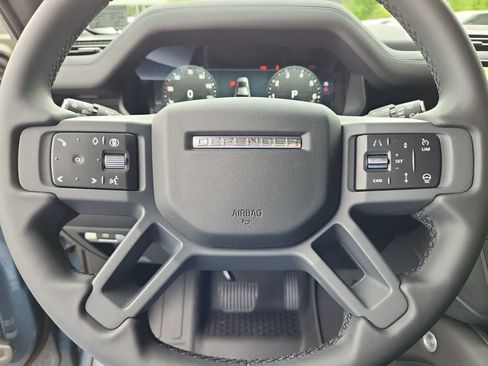 Used 2026 Land Rover Defender 110 X-Dynamic SE AWD/4WD image 16