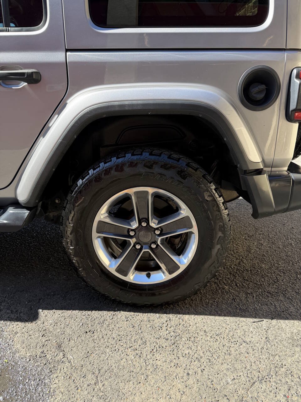 Used 2018 Jeep Wrangler Unlimited Sahara AWD/4WD image 18