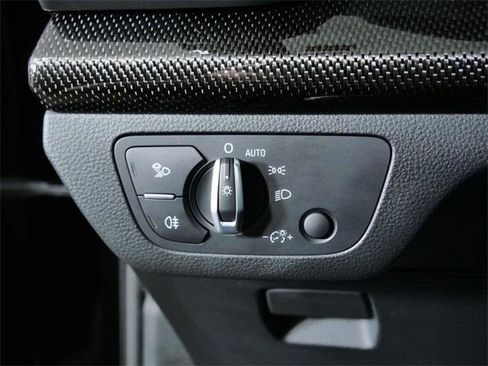 Used 2022 Audi SQ5 Premium image 23