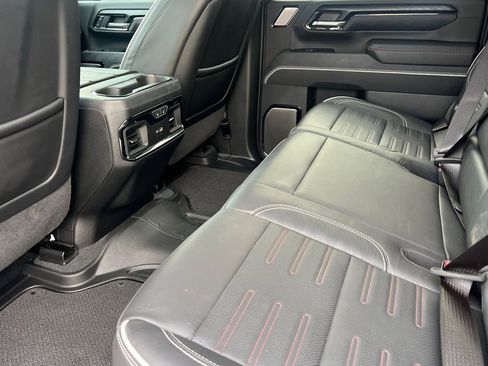 Used 2024 GMC Sierra 2500 AT4X image 9