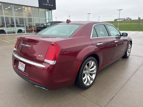 Used 2018 Chrysler 300 Limited w/ Light Group image 28