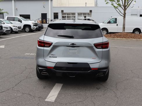 Used 2024 Chevrolet Blazer RS w/ Driver Confidence II Package FWD image 9