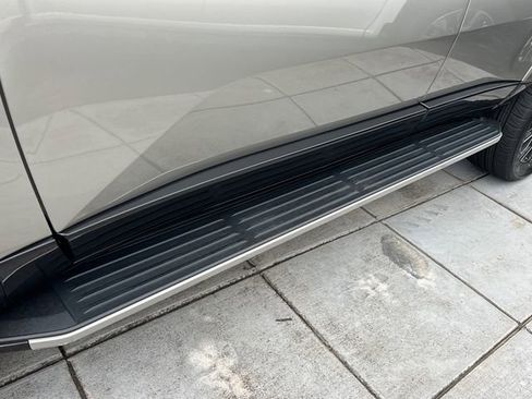 Used 2024 Lexus GX 550 image 9