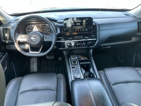 Used 2024 Nissan Pathfinder SL image 14