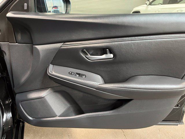 Used 2025 Nissan Sentra SV FWD image 11