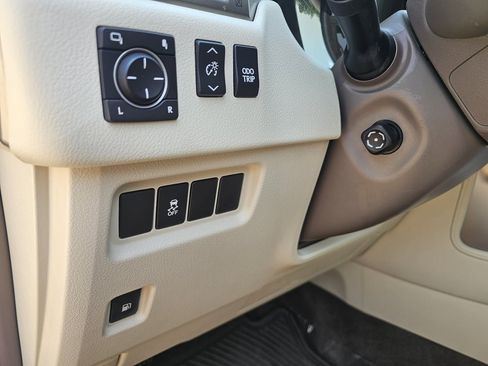 Used 2012 Lexus GX 460 w/ Comfort Plus Pkg AWD/4WD image 14