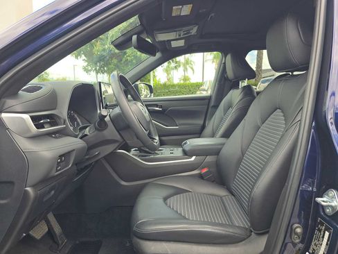 Certified 2024 Toyota Highlander XSE FWD image 24