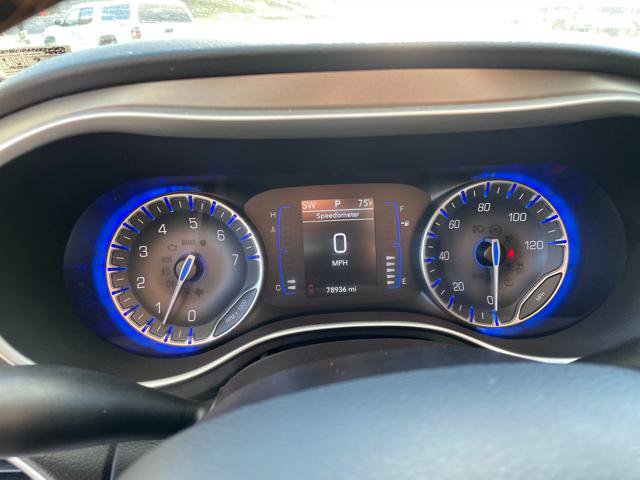 Used 2020 Chrysler Pacifica Touring-L FWD image 18