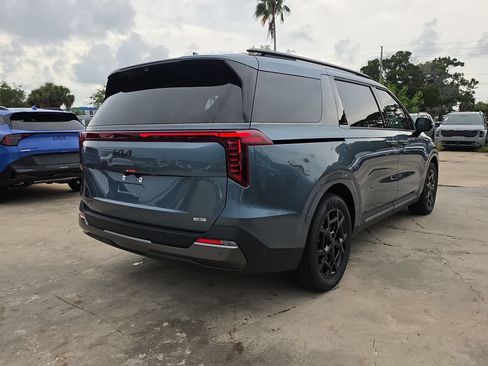 New 2027 Kia Carnival SX Prestige FWD image 9