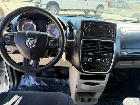 Used 2014 RAM C/V Tradesman image 26