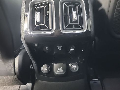 Used 2023 Kia Sorento SX Prestige image 25