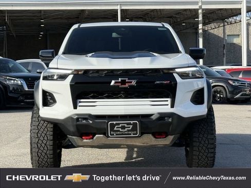 Used 2025 Chevrolet Colorado ZR2 w/ Technology Package image 3