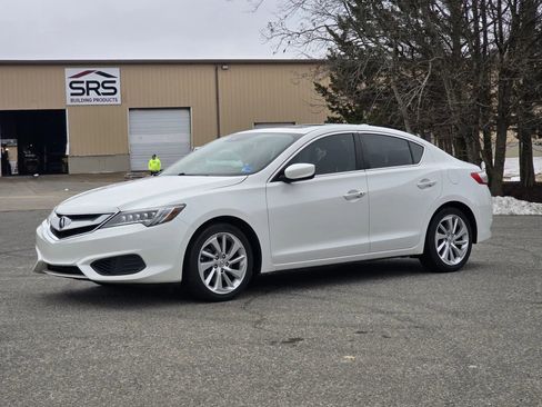 Used 2018 Acura ILX image 9