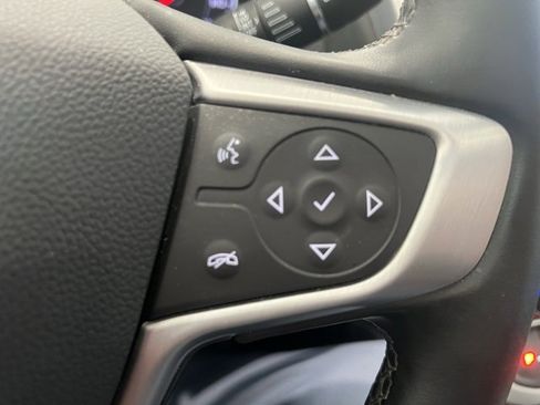 Used 2023 GMC Acadia SLT image 17