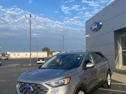 Used 2022 Ford Edge SEL w/ Convenience Package image 3