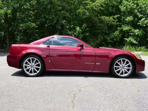Used 2007 Cadillac XLR V RWD image 41