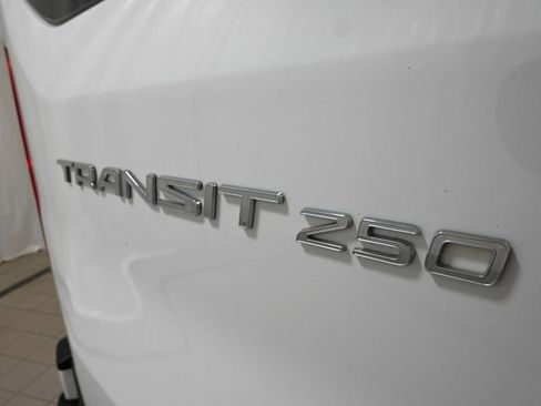 Used 2019 Ford Transit 250 130 Low Roof w/ Exterior Upgrade Package RWD image 18