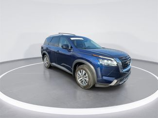 Used 2024 Nissan Pathfinder SL video 2