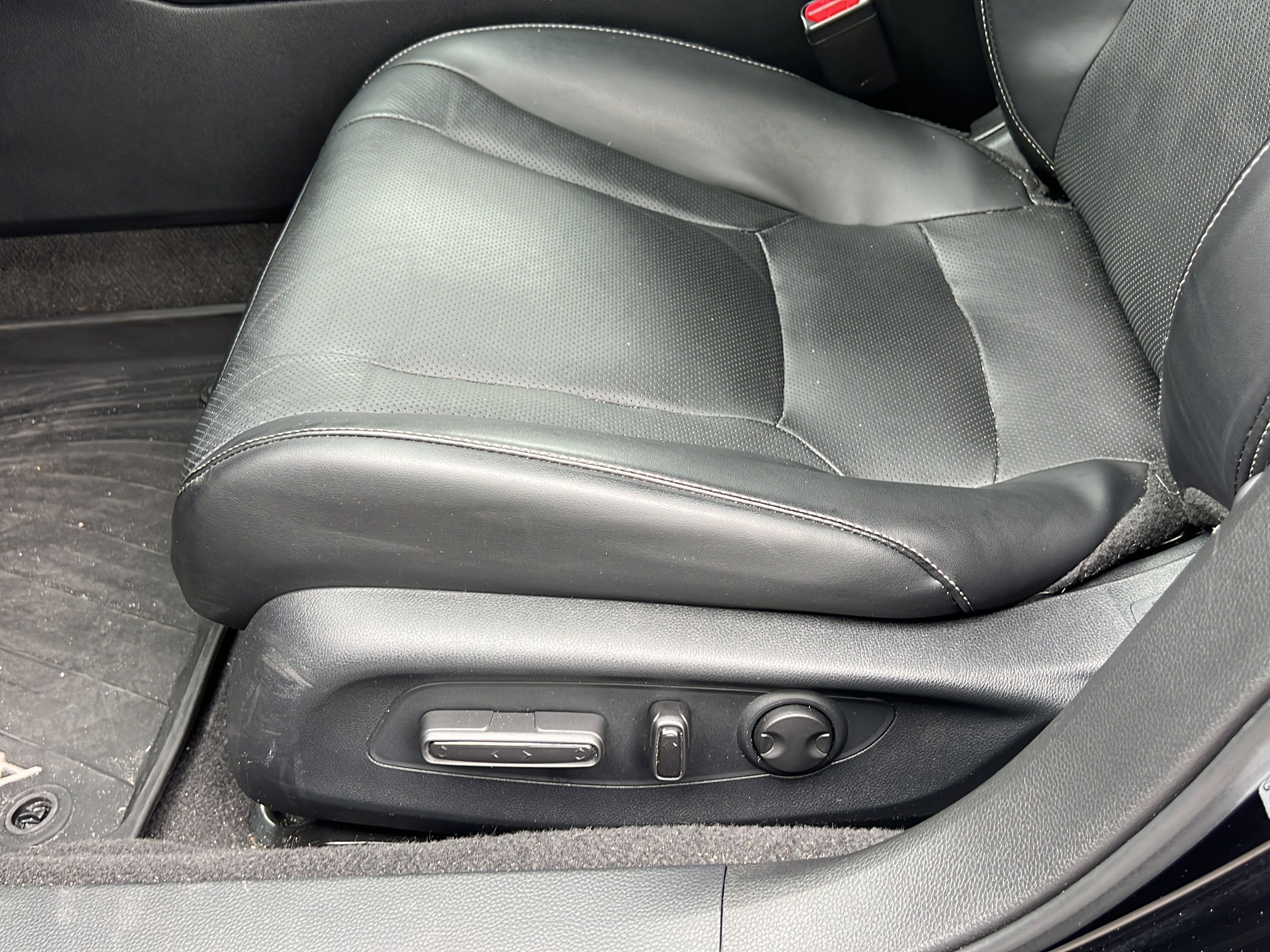 Used 2023 Honda Accord Touring image 13