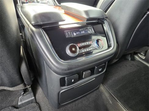 Used 2019 Lincoln Navigator Select w/ Technology Package image 18