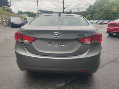 Used 2013 Hyundai Elantra GLS w/ Preferred Pkg FWD image 5