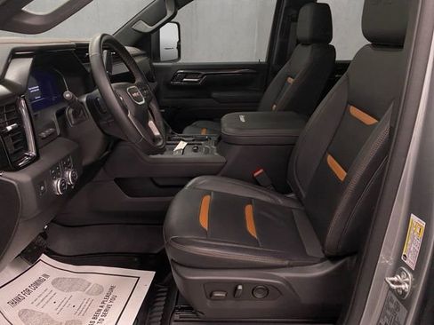 Used 2025 GMC Sierra 2500 AT4 w/ AT4 Premium Plus Package AWD/4WD image 12
