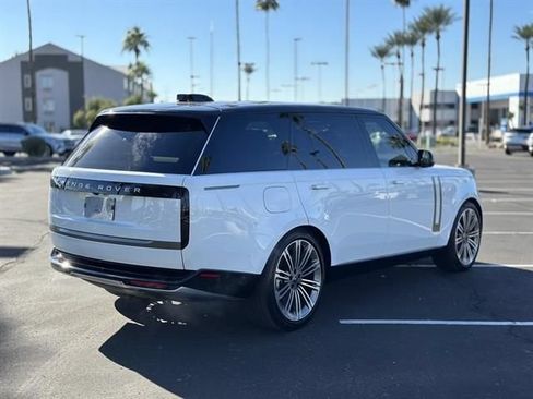 Used 2025 Land Rover Range Rover Long Wheelbase SE AWD/4WD image 11