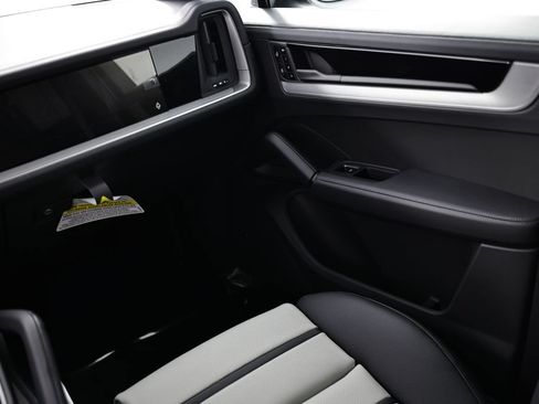New 2026 Porsche Cayenne S AWD/4WD image 29