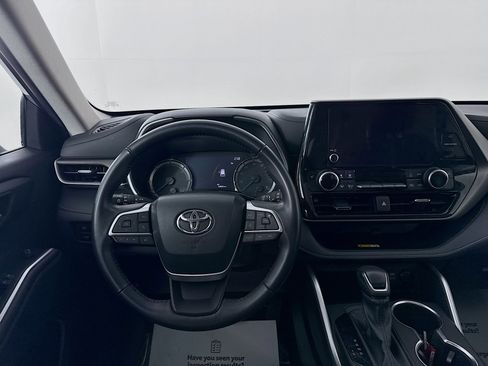 Certified 2024 Toyota Highlander XLE AWD/4WD image 22