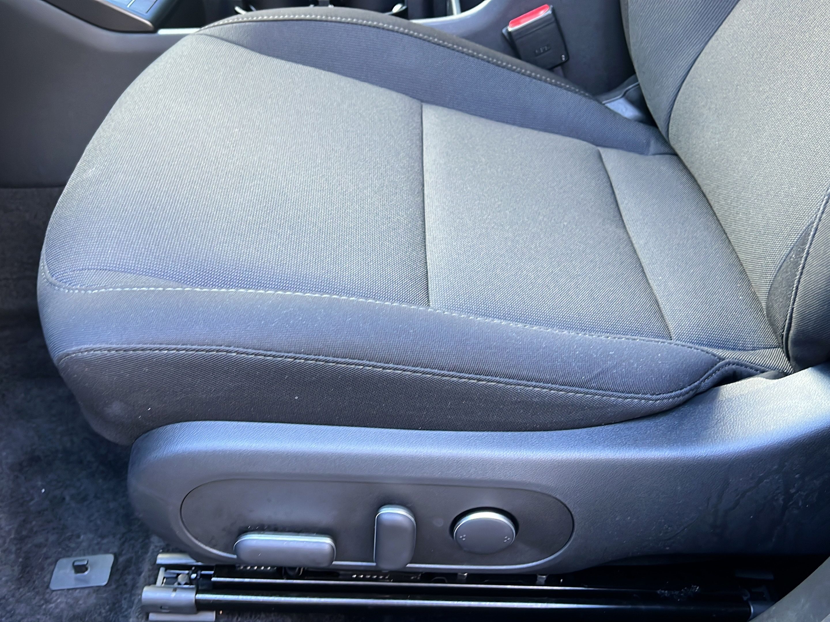 Used 2025 Hyundai Kona SEL FWD image 14