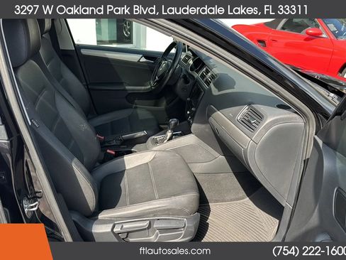 Used 2017 Volkswagen Jetta SE FWD image 38