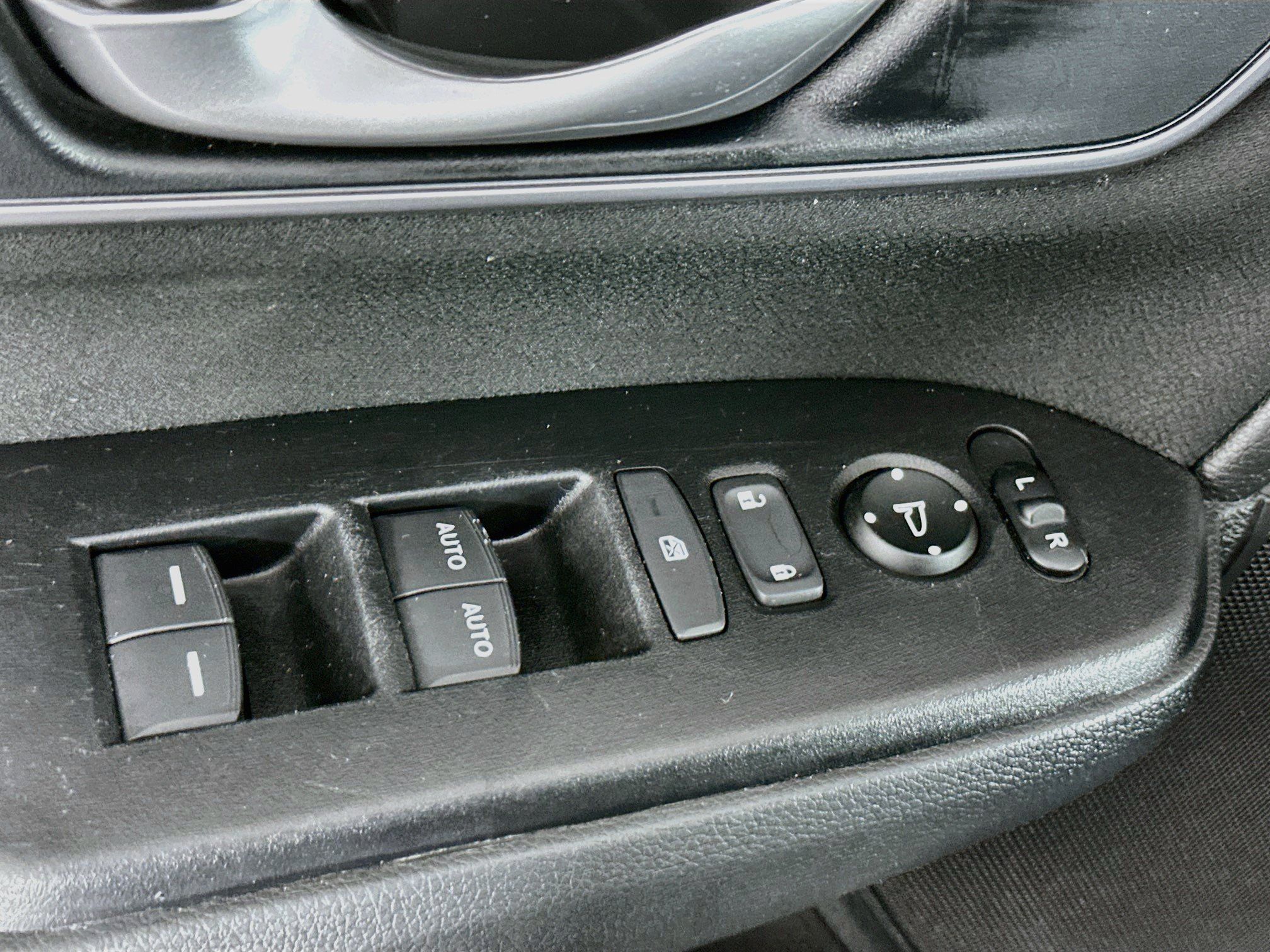 Used 2021 Honda CR-V EX image 15