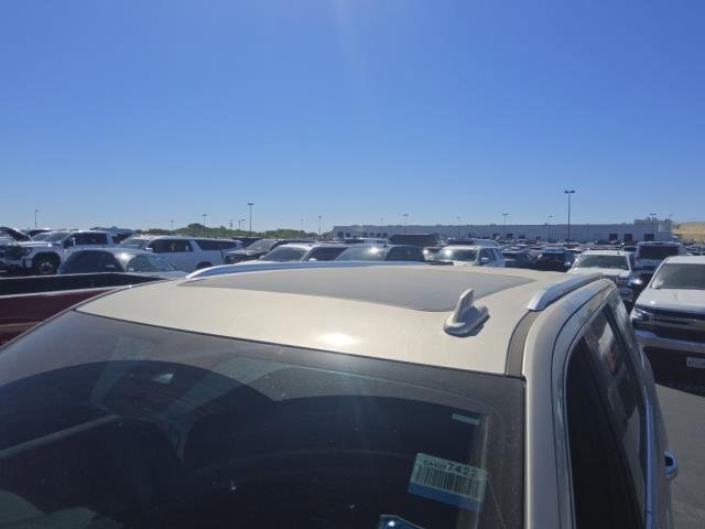 Used 2023 GMC Yukon XL Denali w/ Denali Reserve Package AWD/4WD image 2