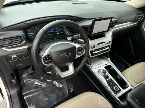 Used 2020 Ford Explorer XLT w/ Equipment Group 202A image 10