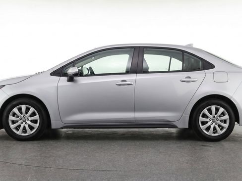 Used 2025 Toyota Corolla LE FWD image 5