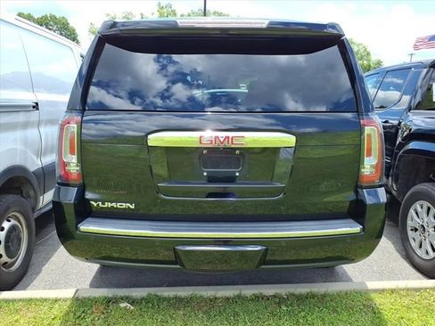 Used 2015 GMC Yukon Denali w/ Open Road Package AWD/4WD image 8