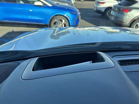 Used 2024 Chevrolet Suburban High Country image 42