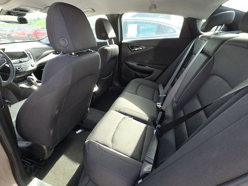 Used 2025 Chevrolet Malibu LT FWD image 13