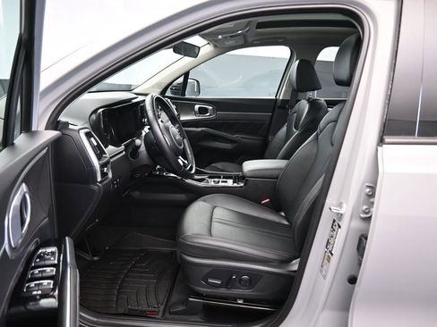 Used 2022 Kia Sorento SX image 11