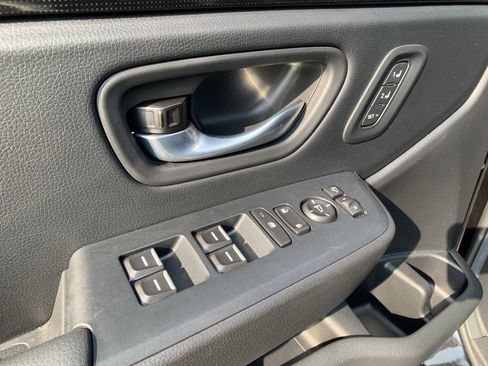 Used 2025 Honda Pilot Black Edition image 39