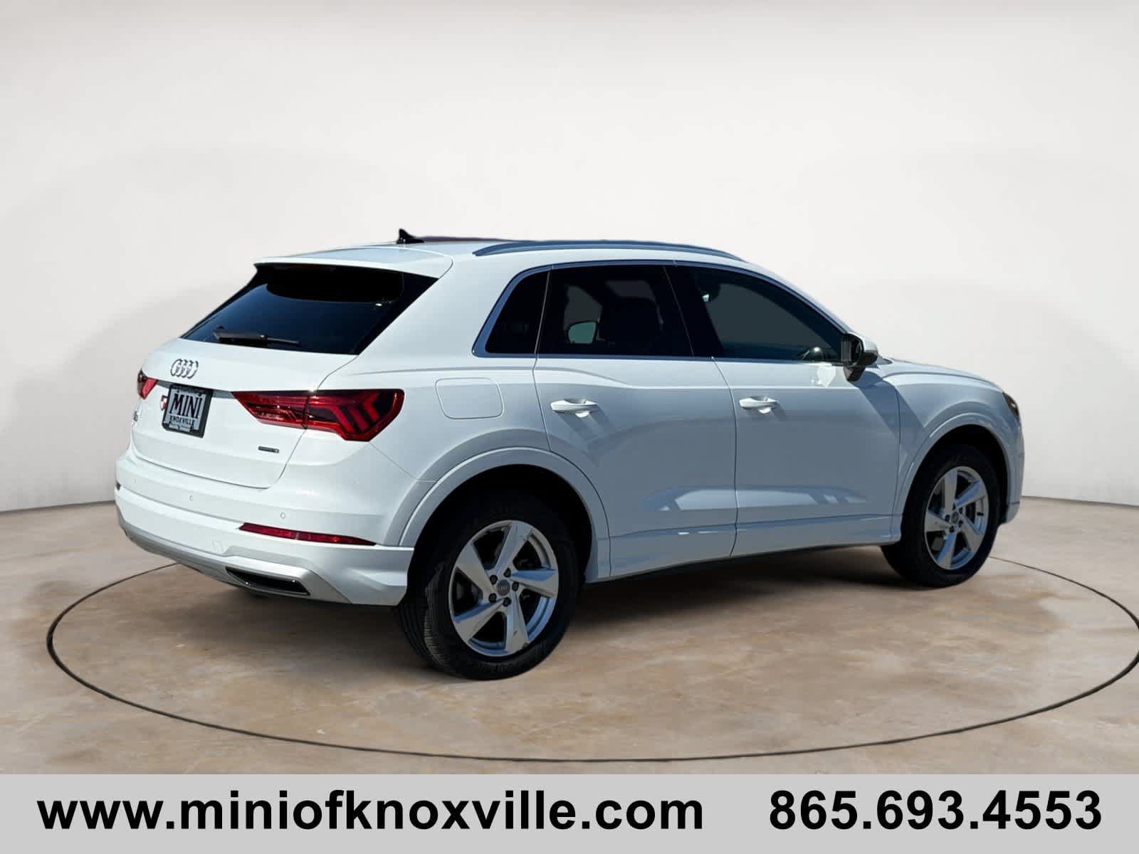 Used 2020 Audi Q3 2.0T Premium w/ Convenience Package AWD/4WD image 3