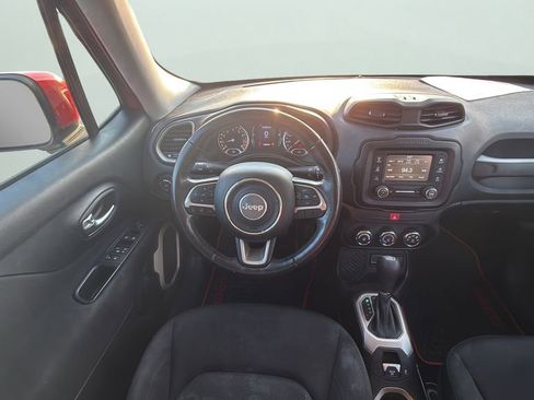 Used 2017 Jeep Renegade Latitude image 17
