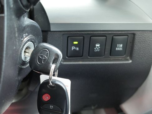 Used 2015 Toyota Tundra Platinum image 9