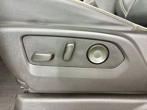 Used 2021 GMC Yukon SLT image 12