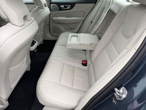 Used 2019 Volvo S60 T6 Inscription image 12