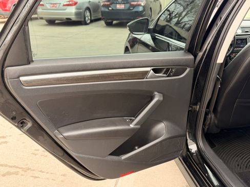 Used 2016 Volkswagen Passat 1.8T SE w/ Lighting Package (P06) image 18