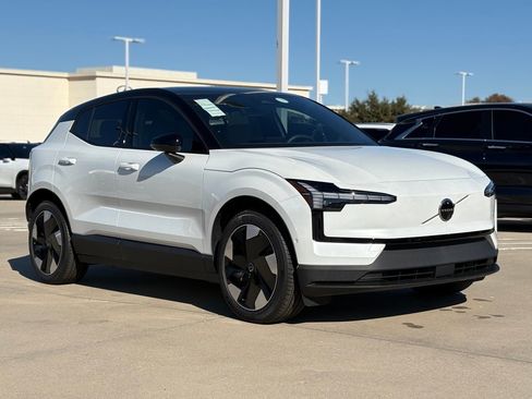 New 2025 Volvo EX30 Plus w/ Protection Package Premier image 5