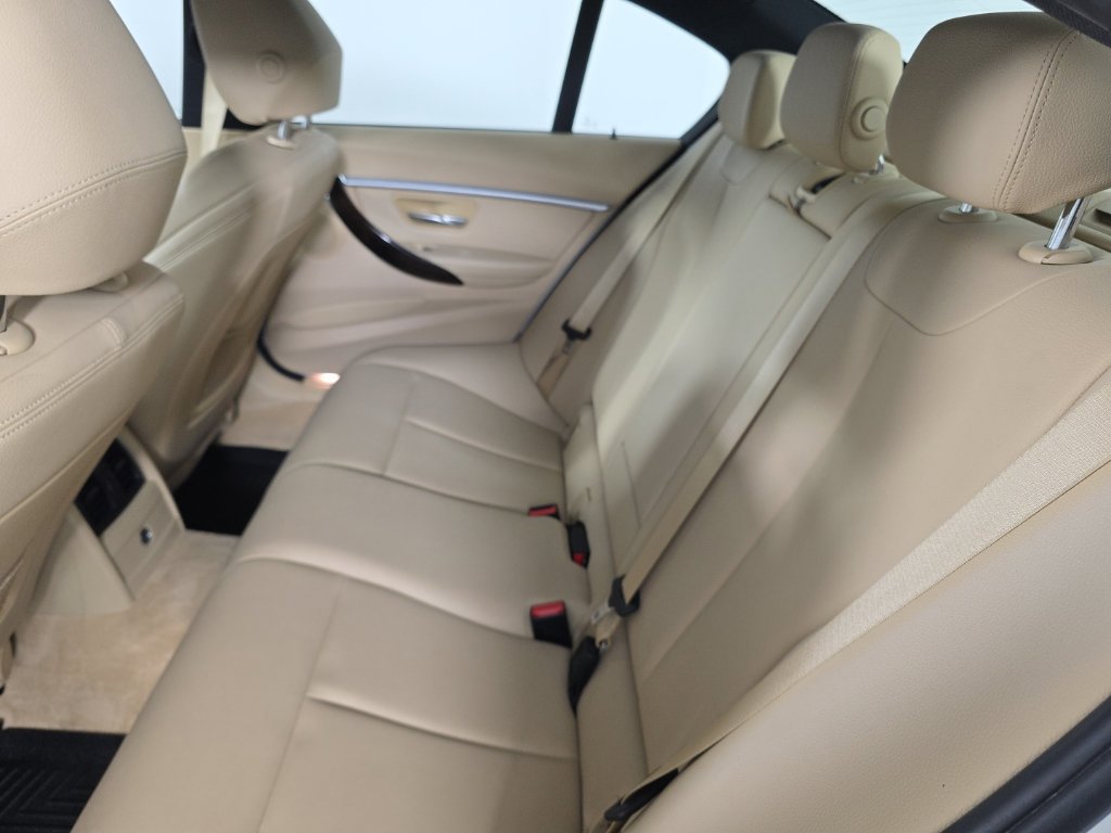 Used 2016 BMW 328i xDrive Sedan AWD/4WD image 29